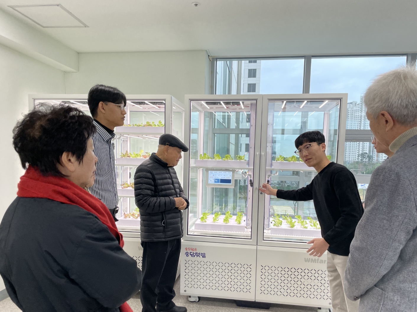 연수구, 송도노인복지관에 ‘연수 시니어 스마트팜’ 설치 완료