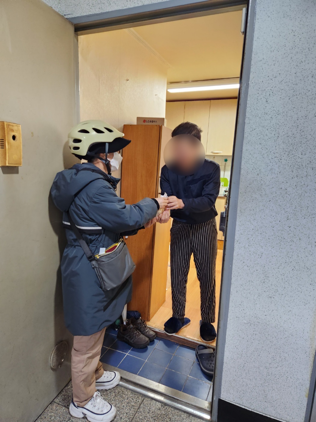 연수구, 건강음료 배달 지원 사업으로 고독사 막는다.의 2번째 이미지