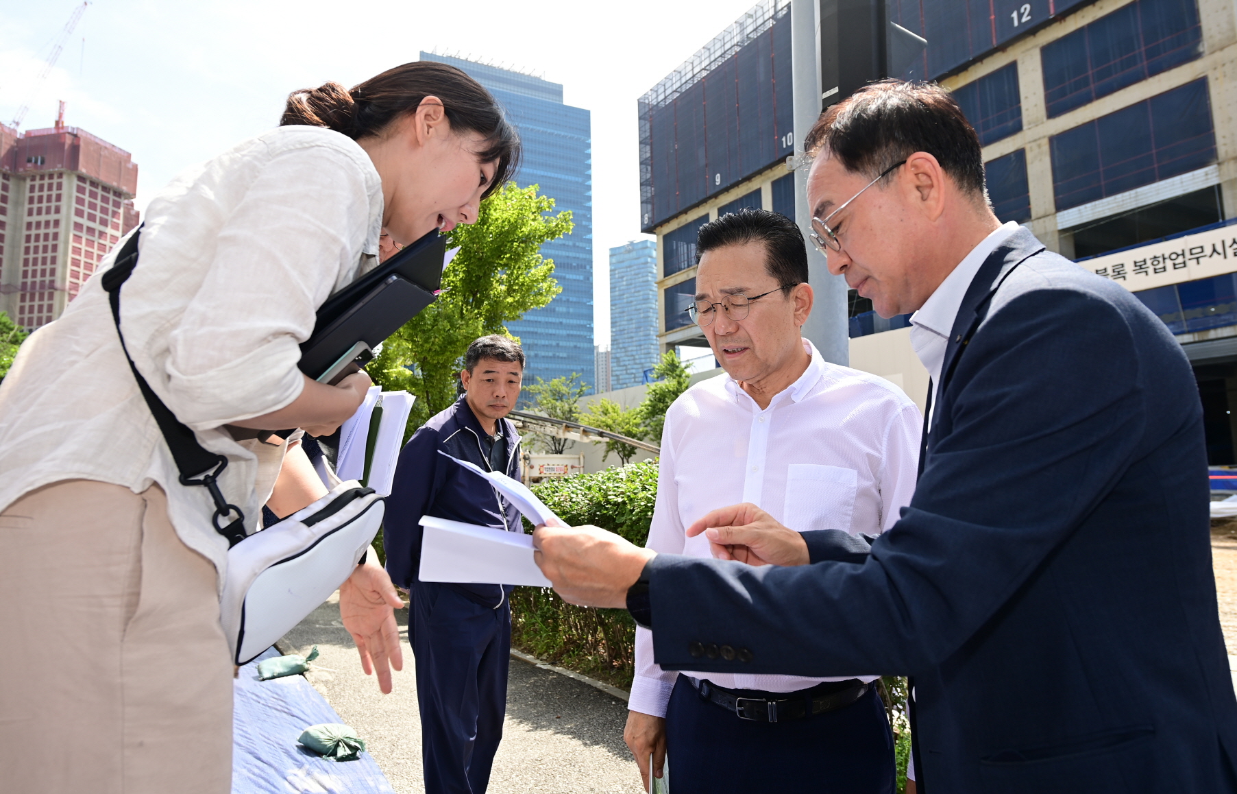 이재호 연수구청장, 송도동 도로침하 관계자 대책회의