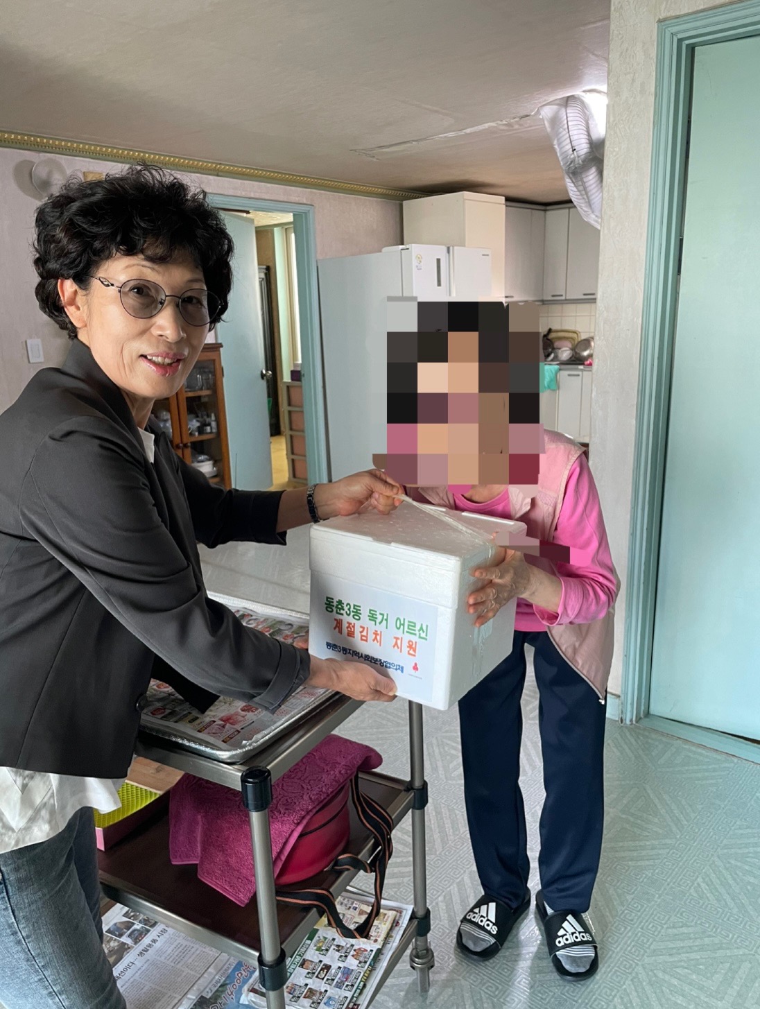동춘3동, 홀몸어르신 건강한 식생활 위한 계절김치 전달