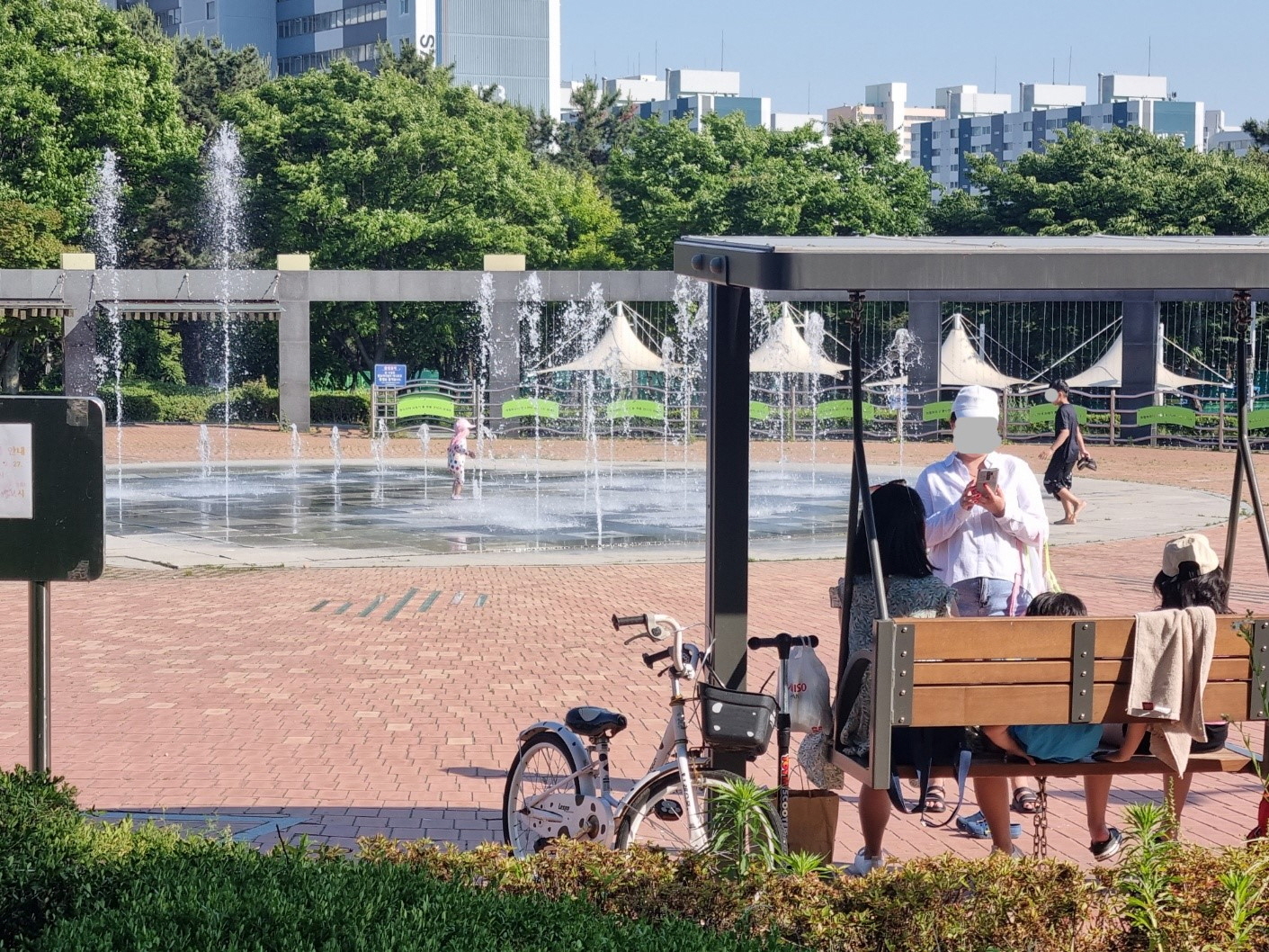 연수구, 이른 무더위 날씨에 ‘수경시설 가동’