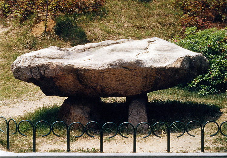 학익지석묘(鶴翼支石墓)의 사진